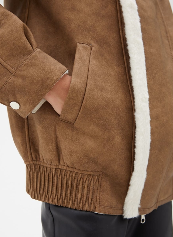 Женская дубленка из эко кожи с воротником стойкой