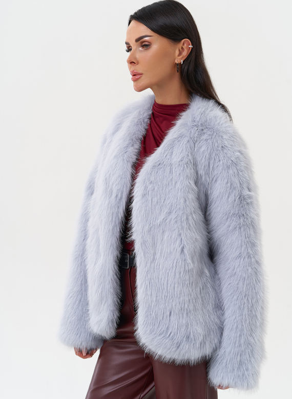 Короткая женская шуба из эко меха