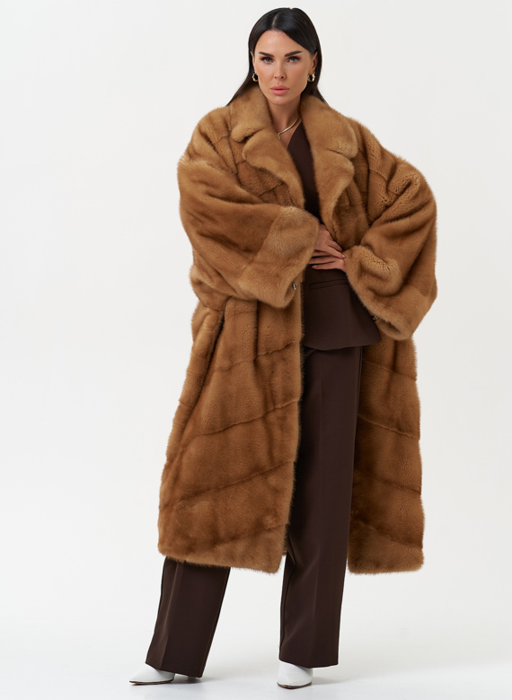 Женская шуба из меха норки с английским воротником