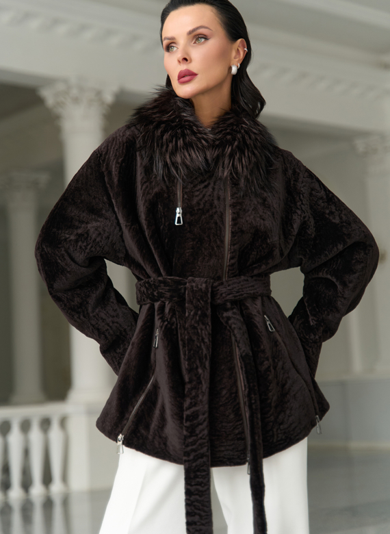 Дубленка натуральная с воротником из меха лисы