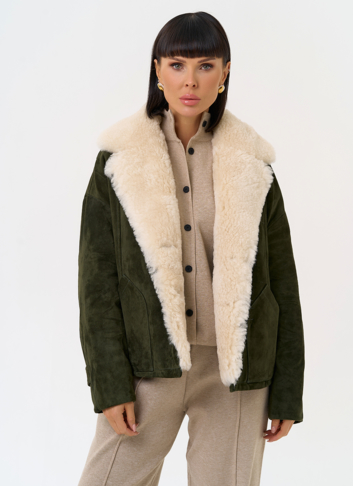 Пуховик из натуральной замши с английским воротником