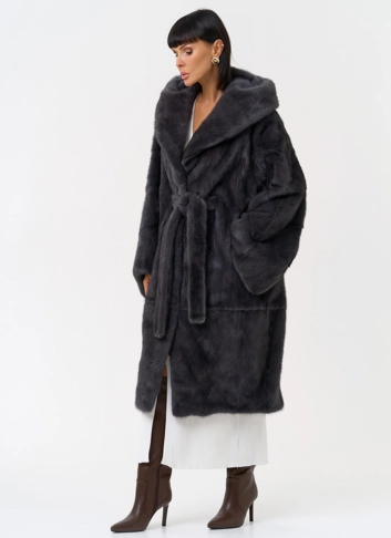 Женская шуба из меха норки с капюшоном  фото