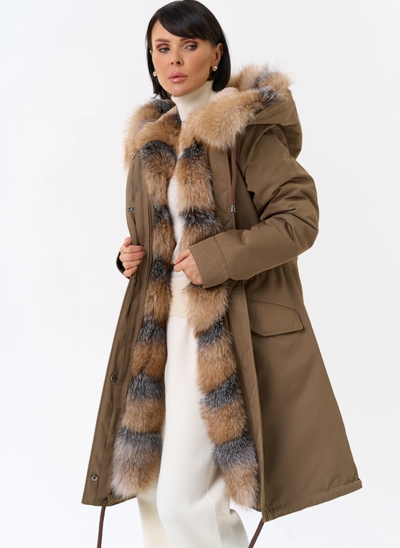 Женская парка с капюшоном из меха лисы