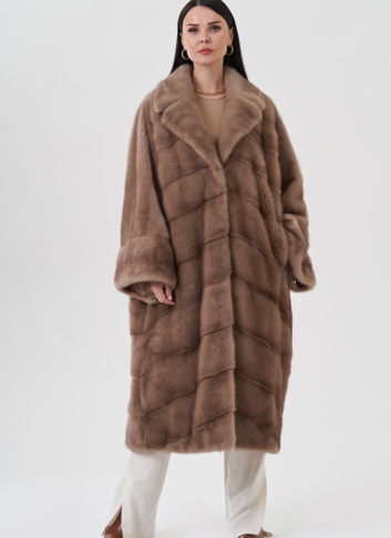 Шуба оверсайз с английским воротником 