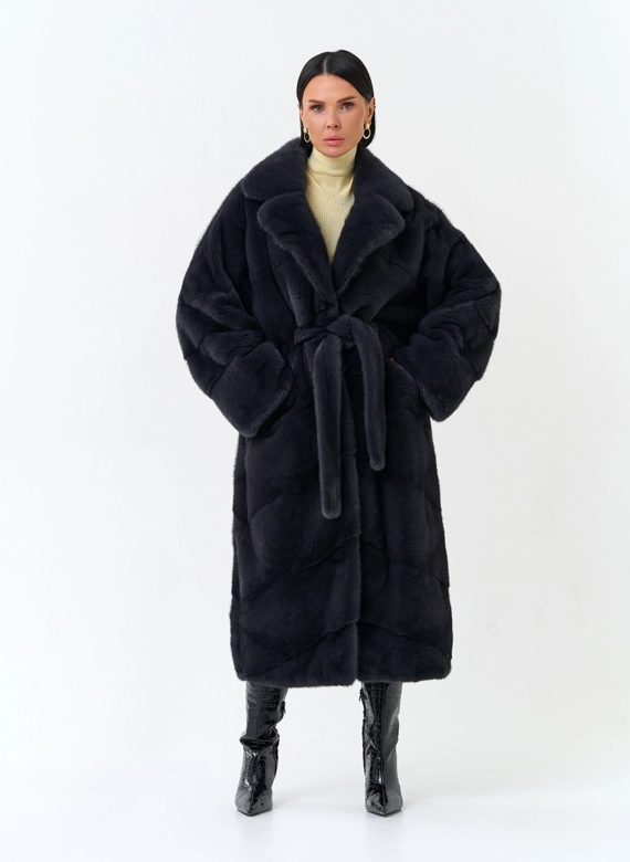 Женская шуба из меха норки с английским воротником фото