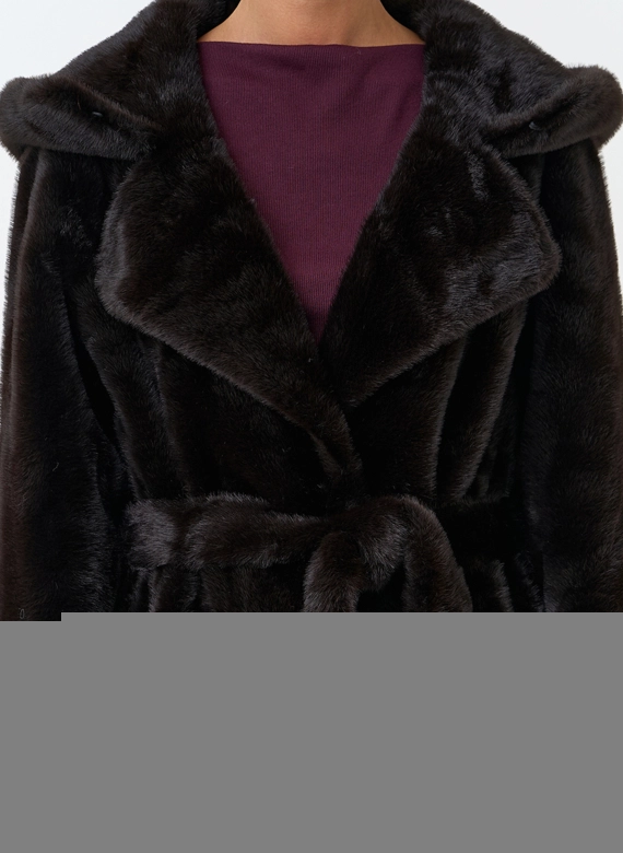 Женская шуба из эко меха с капюшоном фото