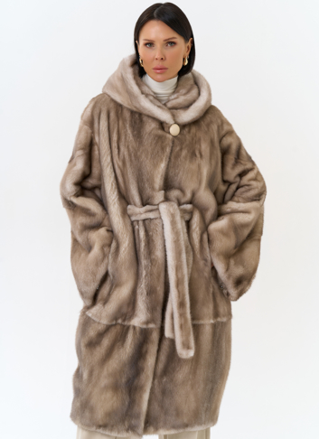 Женская шуба из меха норки с капюшоном