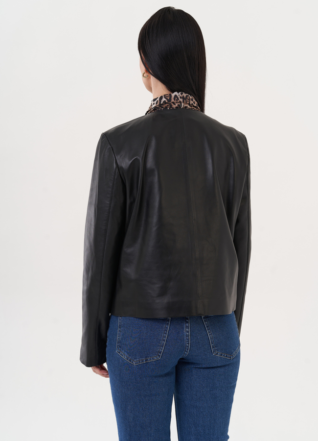 Жакет из натуральной кожи с акцентными пуговицами модель № 500120 в кредит