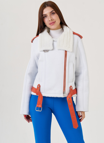 Женская дубленка белого цвета