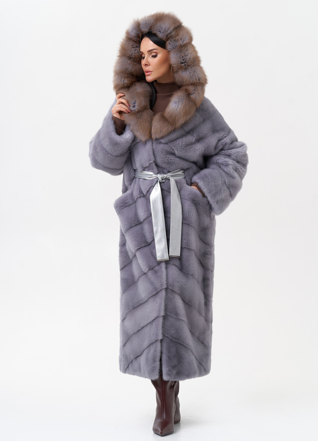 Норковая шуба с капюшоном из меха куницы модель № 27567 универмаг малина