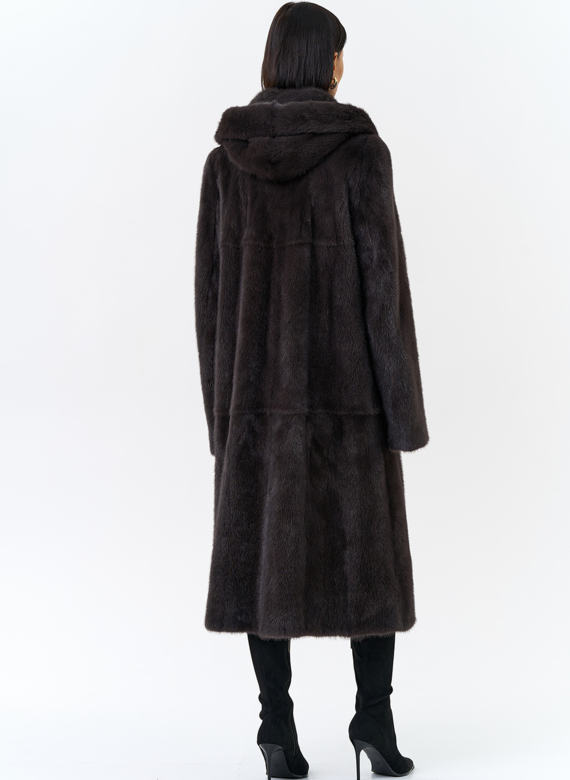 Женская шуба из меха норки  капюшоном