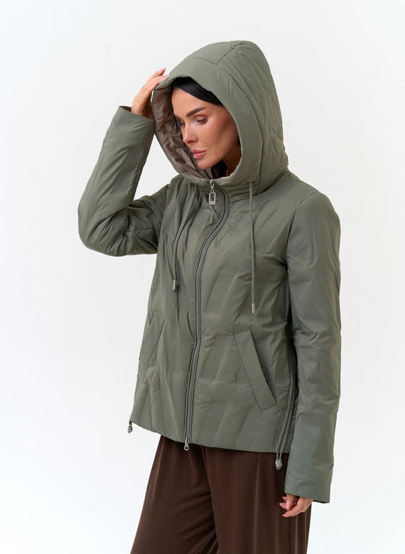 Женская куртка с капюшоном