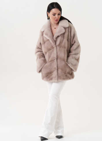 Укороченная шуба из меха норки с английским воротником